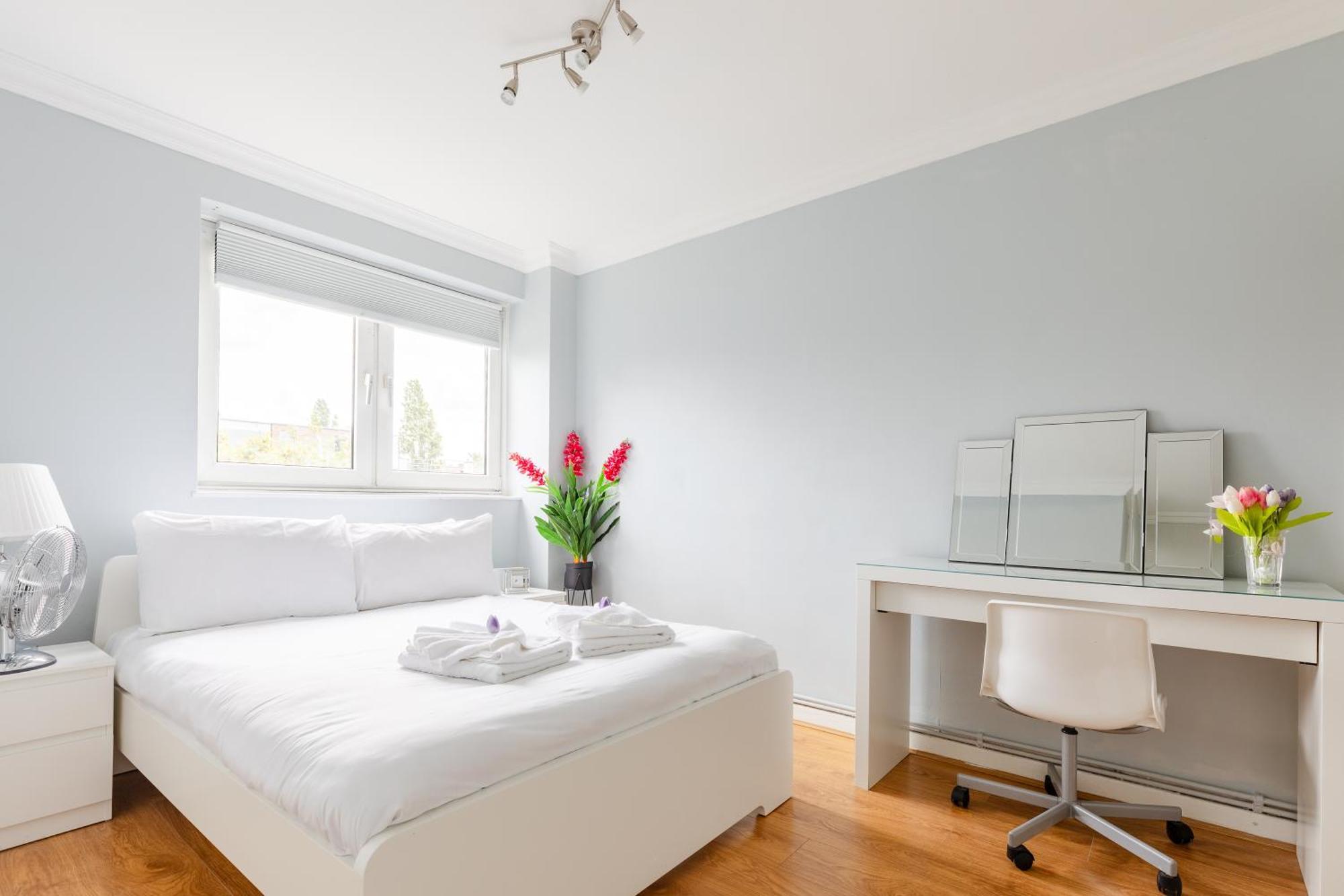 Cosy 3 Bed Flat Ideal For Trips To ลอนดอน ภายนอก รูปภาพ