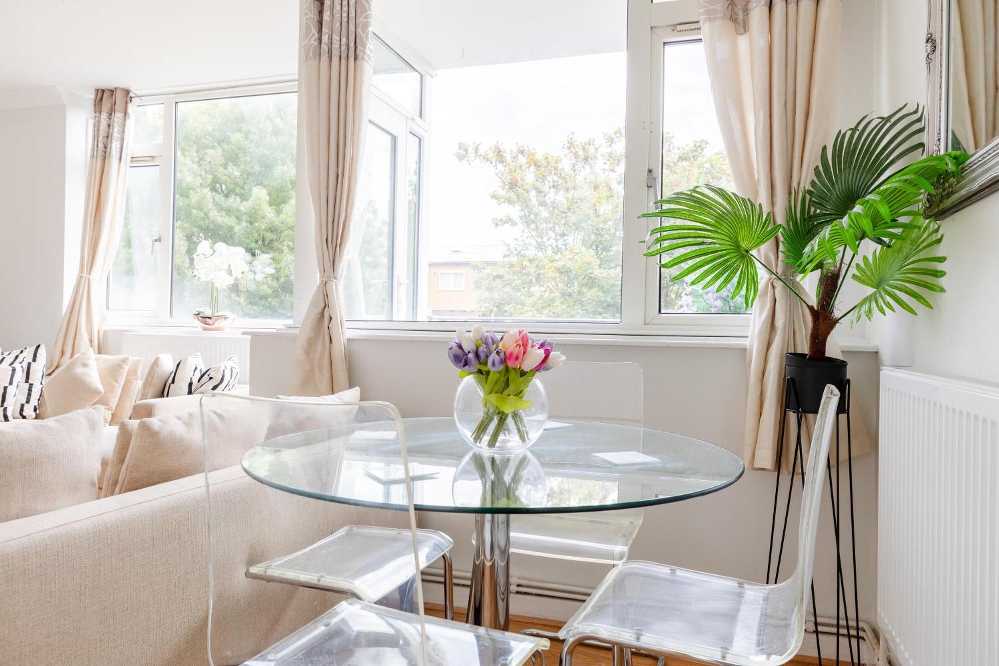 Cosy 3 Bed Flat Ideal For Trips To ลอนดอน ภายนอก รูปภาพ
